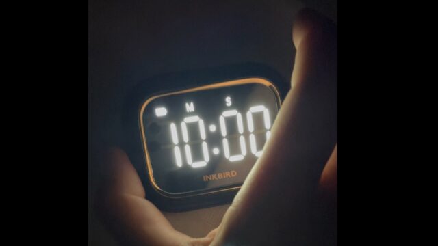 inkbird-timer-in-the-dark